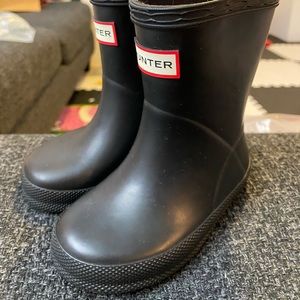 Kids black Hunter boots toddler size 4